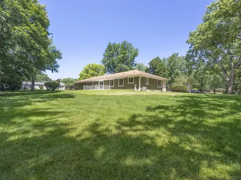 18 Lynn Drive Hawthorn Woods IL 60047