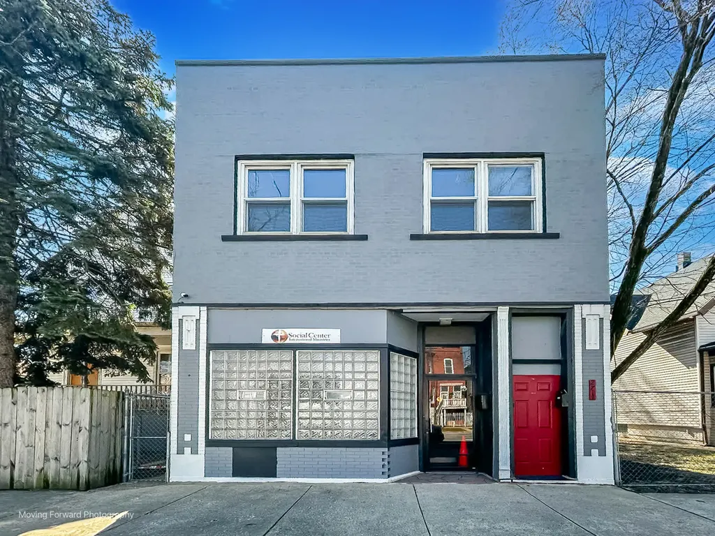 2711 East 93rd Street Chicago IL 60617