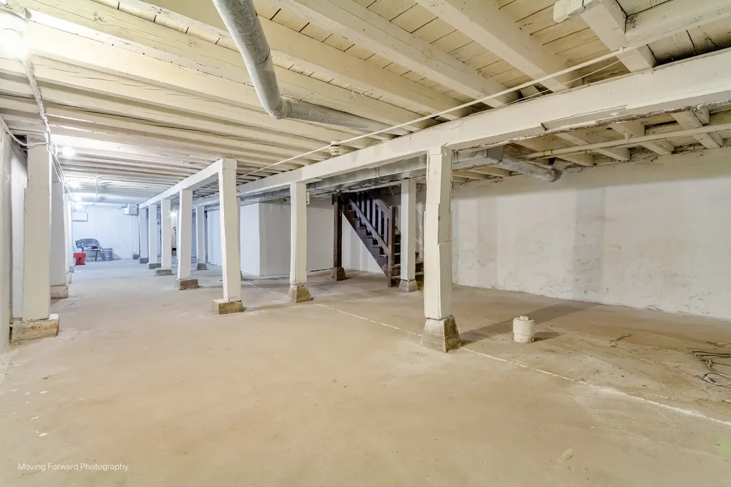 2711 East 93rd Street Chicago IL 60617