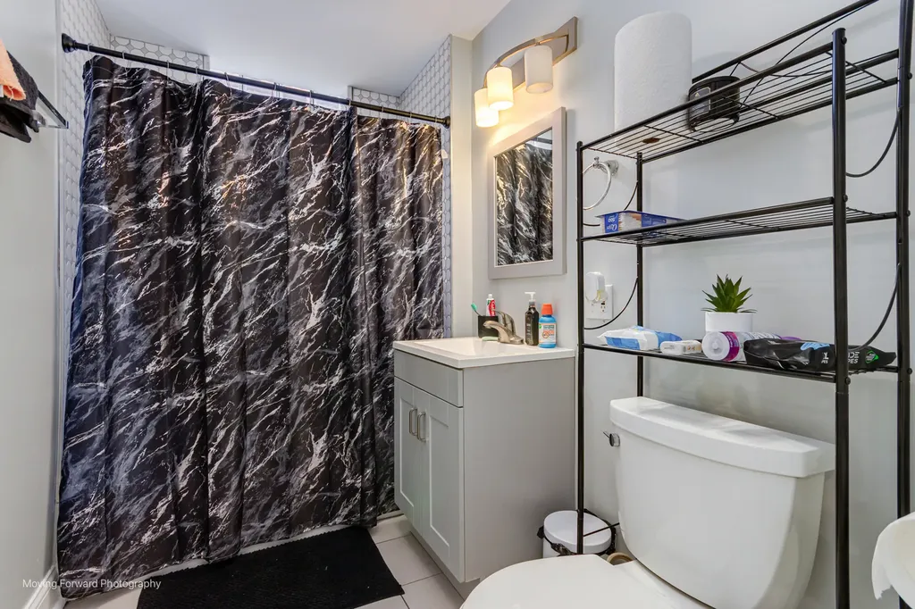 2711 East 93rd Street Chicago IL 60617