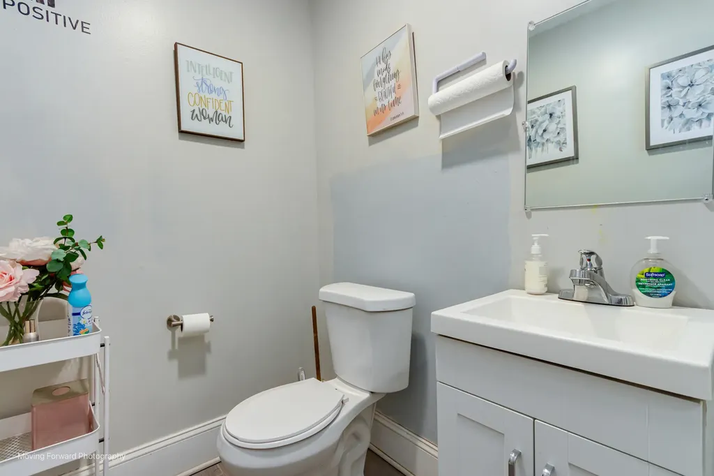 2711 East 93rd Street Chicago IL 60617