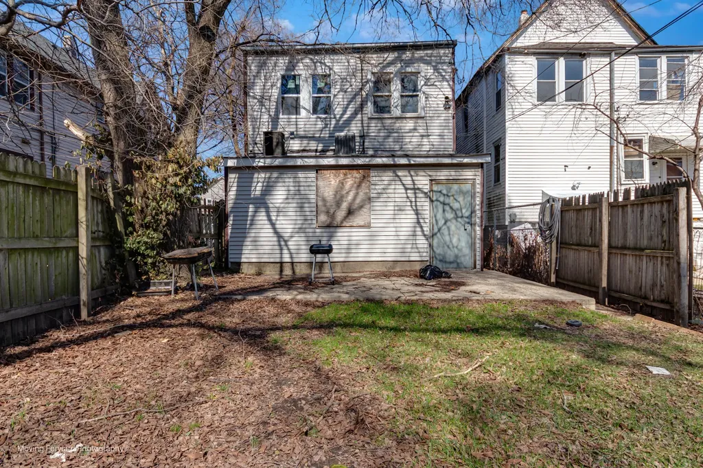 2711 East 93rd Street Chicago IL 60617