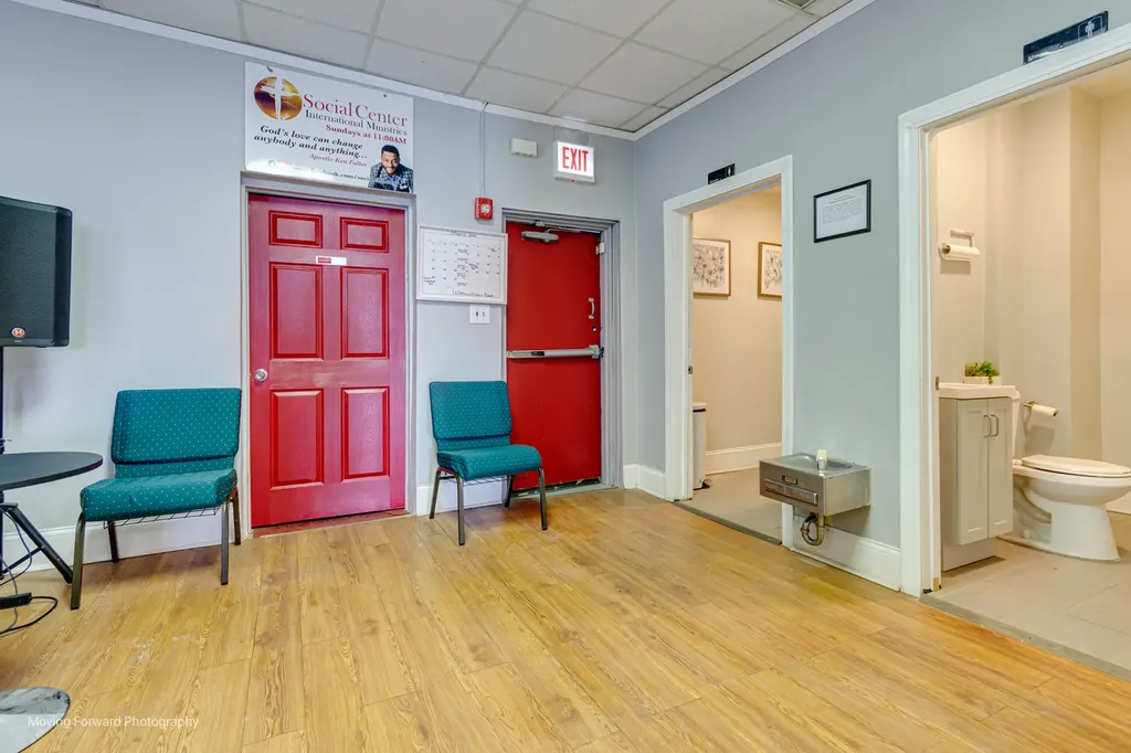 2711 East 93rd Street Chicago IL 60617