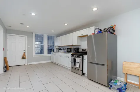2711 East 93rd Street Chicago IL 60617