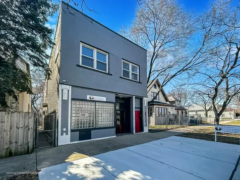 2711 East 93rd Street Chicago IL 60617