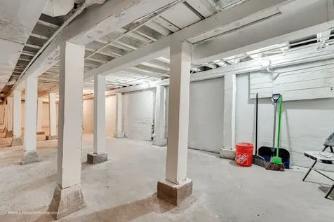 2711 East 93rd Street Chicago IL 60617