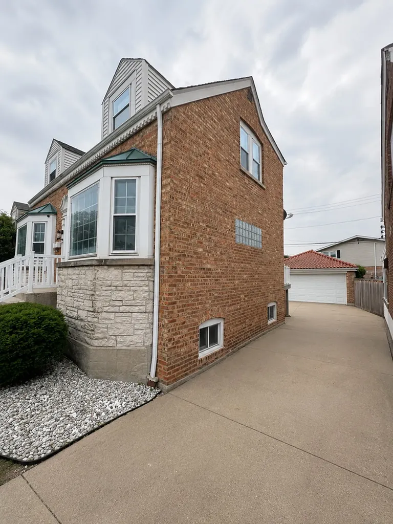 7801 West Victoria Street Chicago IL 60631