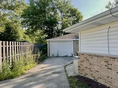 101 Shabbona Drive Park Forest IL 60466