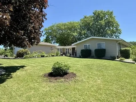10721 Grover Oaks Roscoe IL 61073