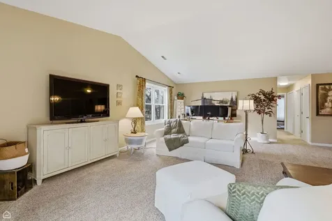 329 Everett Avenue Crystal Lake IL 60014