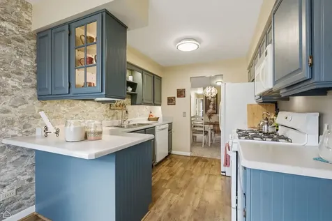 329 Everett Avenue Crystal Lake IL 60014