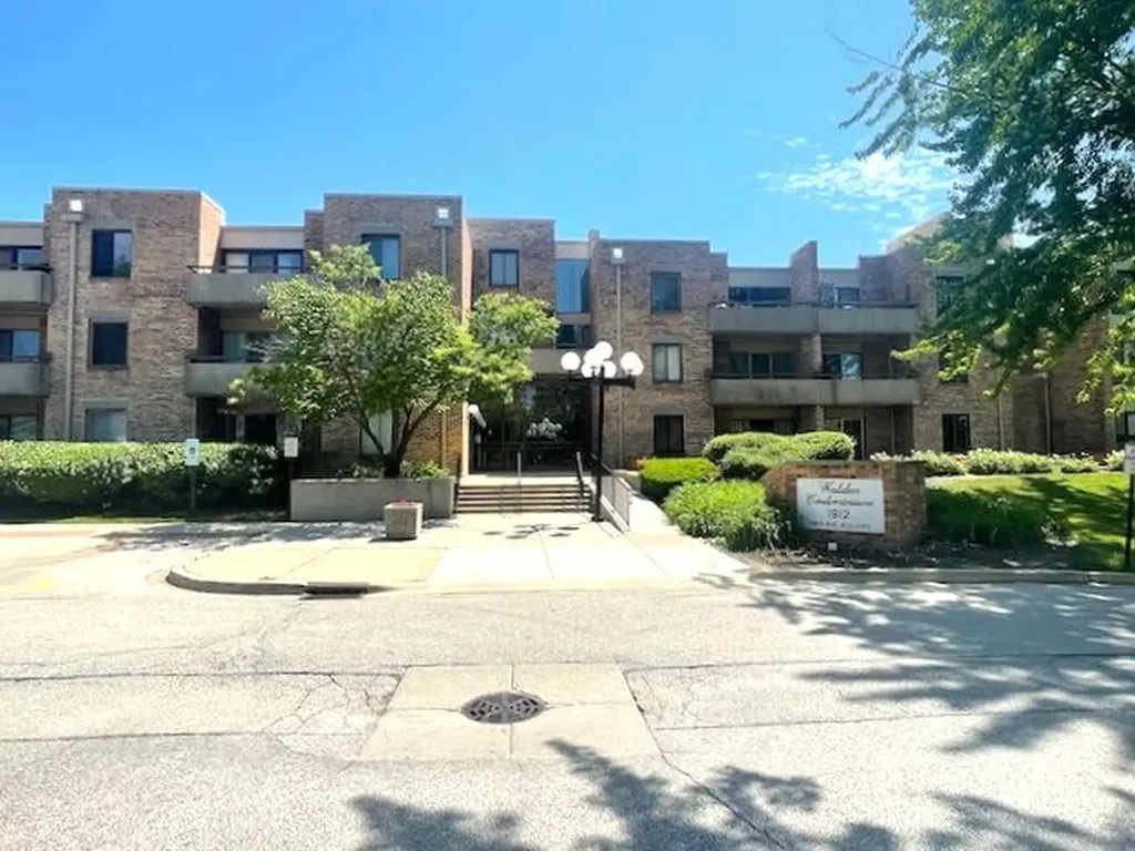 1912 Prairie Square Schaumburg IL 60173