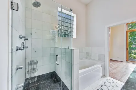 1022 North Wood Street Chicago IL 60622