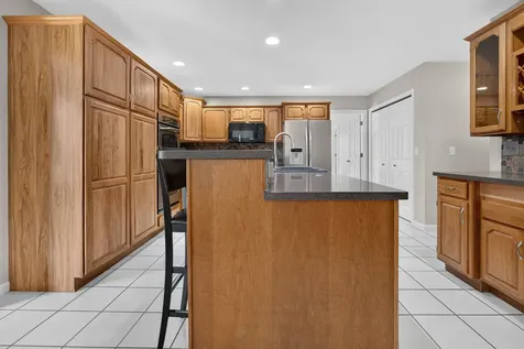 26 Bandecon Way Bloomington IL 61704