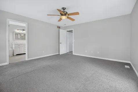 26 Bandecon Way Bloomington IL 61704