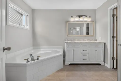 26 Bandecon Way Bloomington IL 61704
