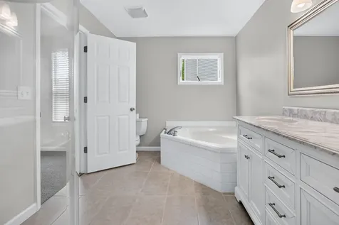 26 Bandecon Way Bloomington IL 61704