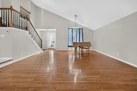 26 Bandecon Way Bloomington IL 61704
