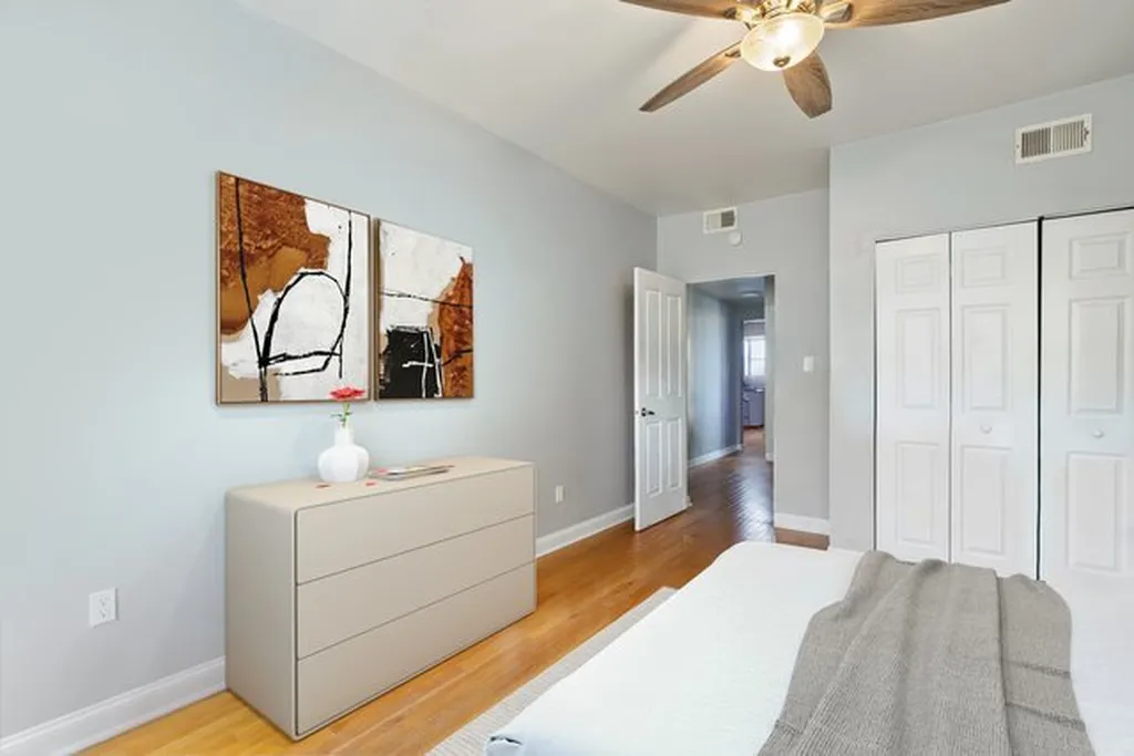 4006 West Nelson Street Chicago IL 60641