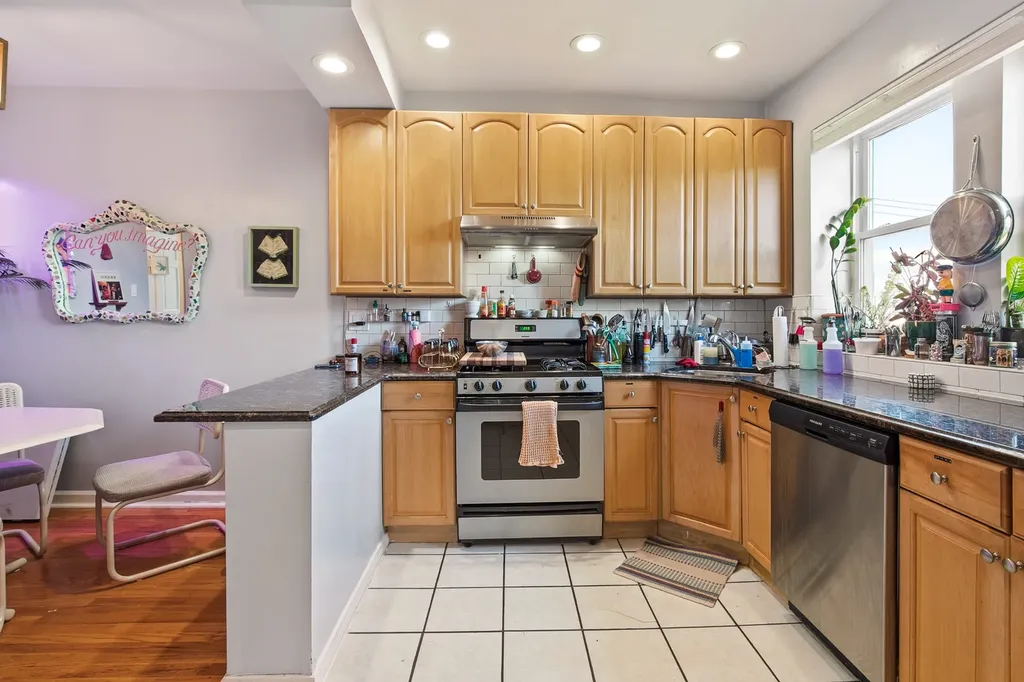 4006 West Nelson Street Chicago IL 60641