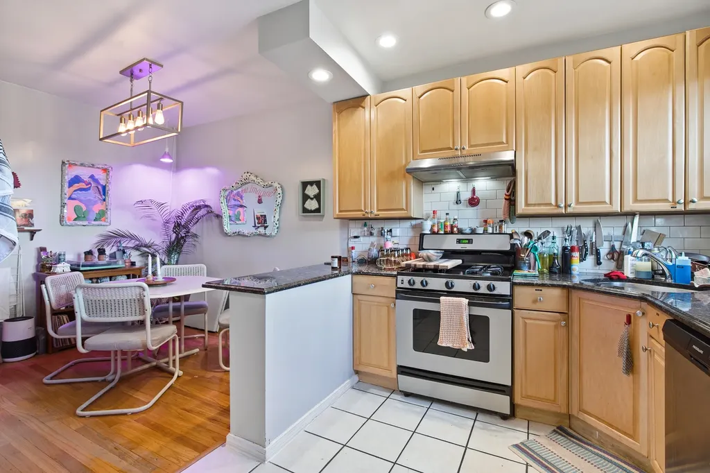 4006 West Nelson Street Chicago IL 60641
