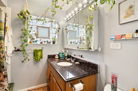 4006 West Nelson Street Chicago IL 60641