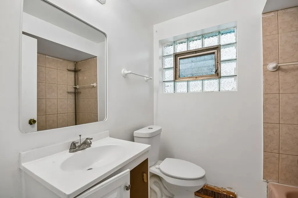 840 East 89th Street Chicago IL 60619