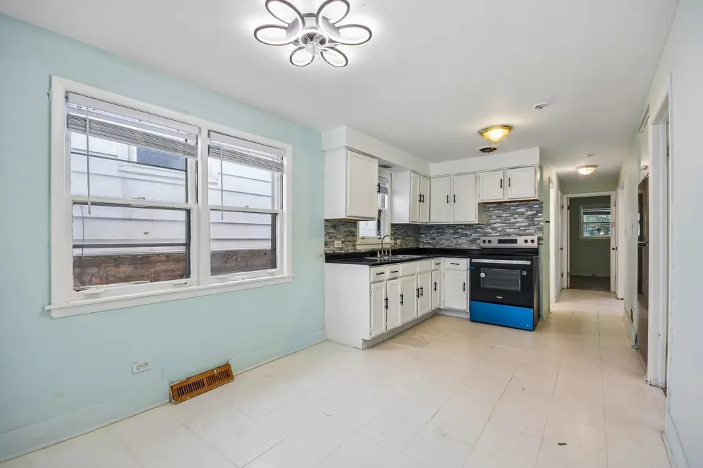 840 East 89th Street Chicago IL 60619
