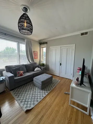 2912 North Albany Avenue Chicago IL 60618