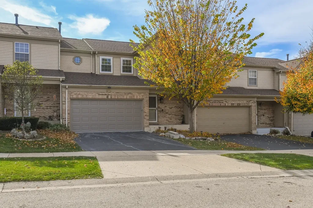 973 Old Oak Circle Algonquin IL 60102