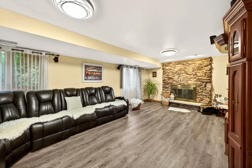 4609 Birchwood Avenue Skokie IL 60076