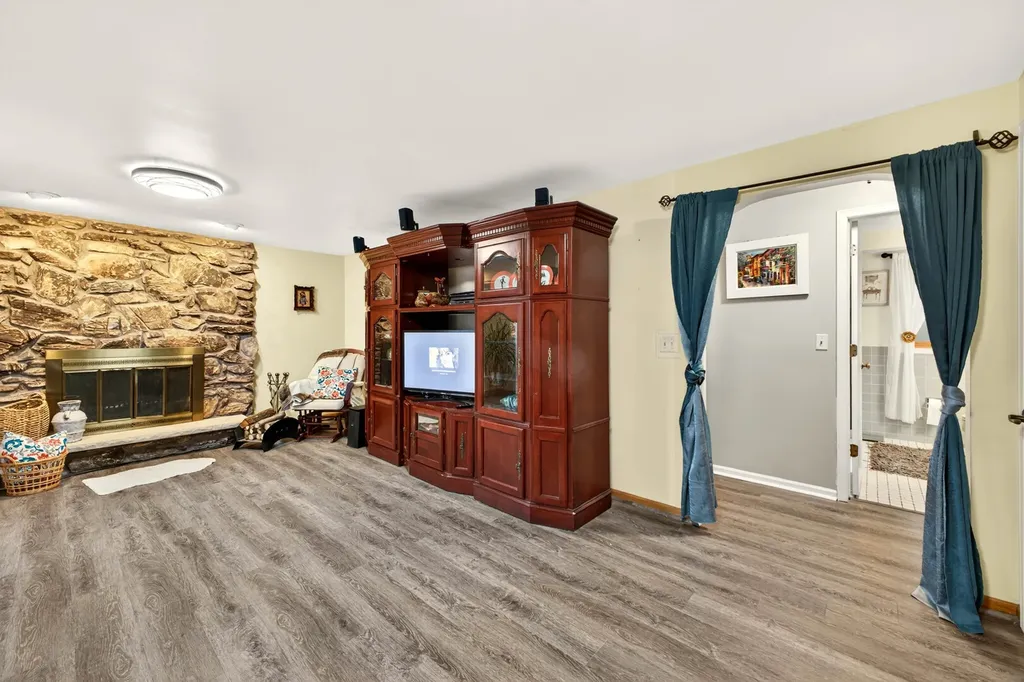 4609 Birchwood Avenue Skokie IL 60076
