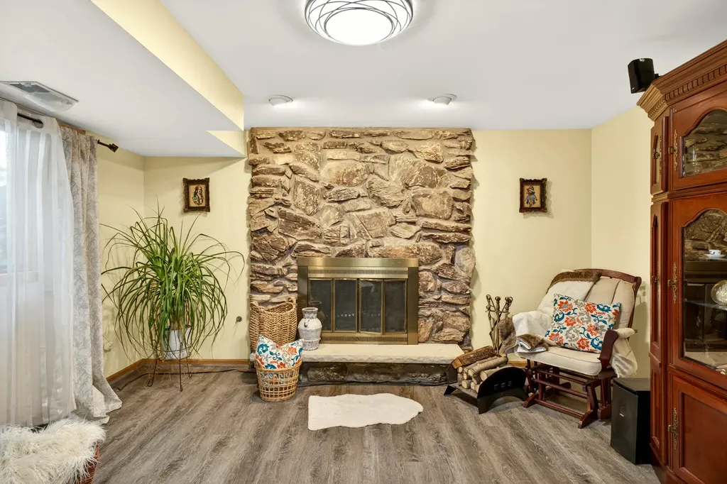 4609 Birchwood Avenue Skokie IL 60076