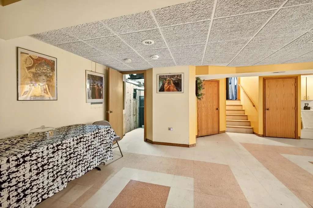 4609 Birchwood Avenue Skokie IL 60076
