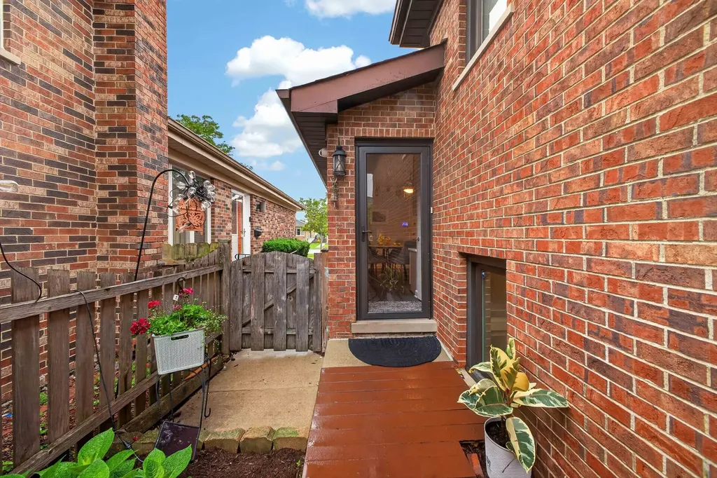 4609 Birchwood Avenue Skokie IL 60076
