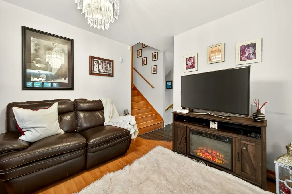 4609 Birchwood Avenue Skokie IL 60076