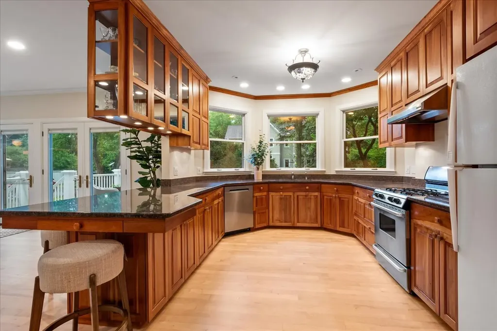 1804 Elmwood Avenue Wilmette IL 60091
