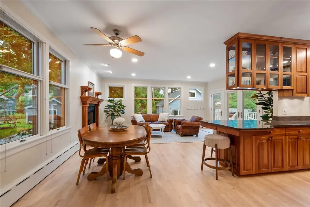 1804 Elmwood Avenue Wilmette IL 60091