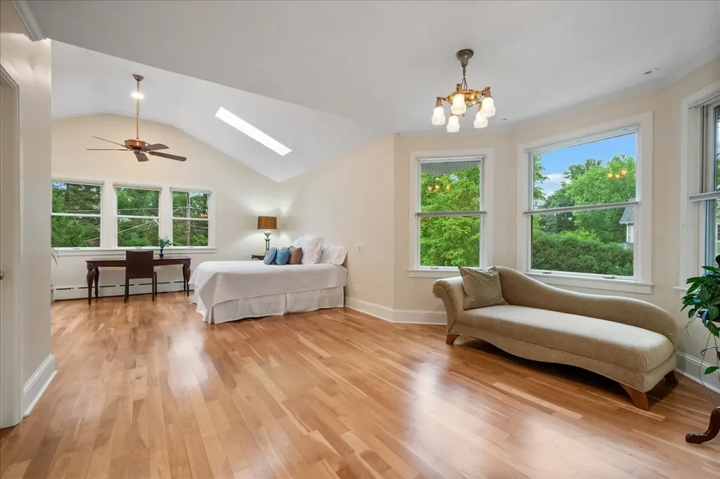 1804 Elmwood Avenue Wilmette IL 60091