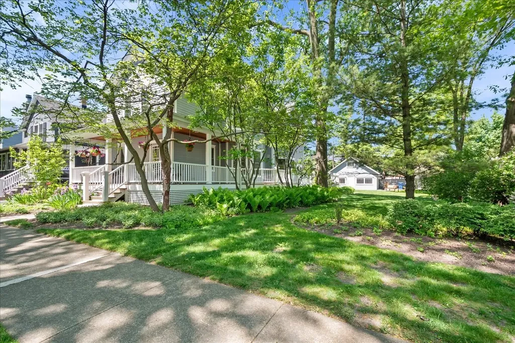 1804 Elmwood Avenue Wilmette IL 60091