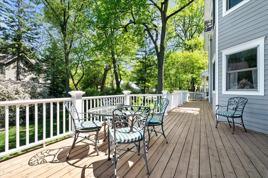 1804 Elmwood Avenue Wilmette IL 60091