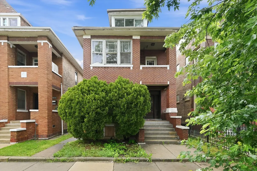 6734 South Maplewood Avenue Chicago IL 60629