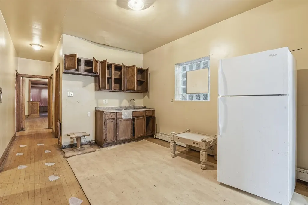 6734 South Maplewood Avenue Chicago IL 60629