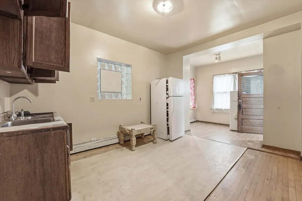 6734 South Maplewood Avenue Chicago IL 60629