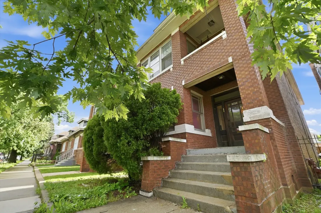 6734 South Maplewood Avenue Chicago IL 60629