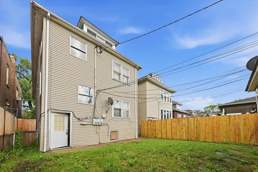 6734 South Maplewood Avenue Chicago IL 60629