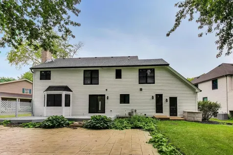 251 Perth Road Cary IL 60013
