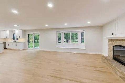 251 Perth Road Cary IL 60013