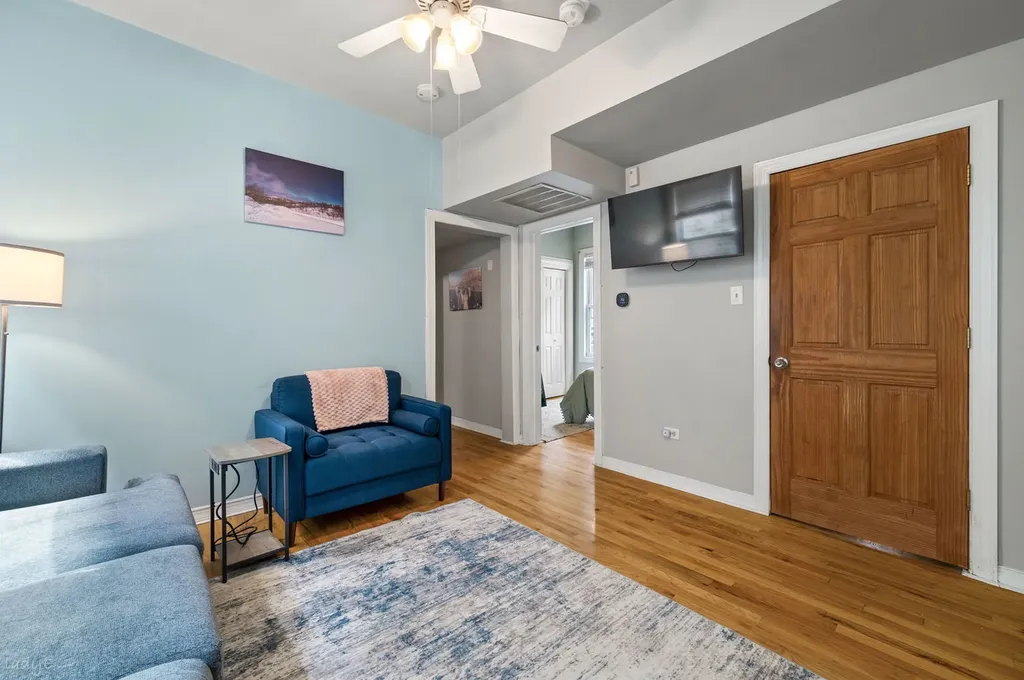 2621 West Haddon Street Chicago IL 60622
