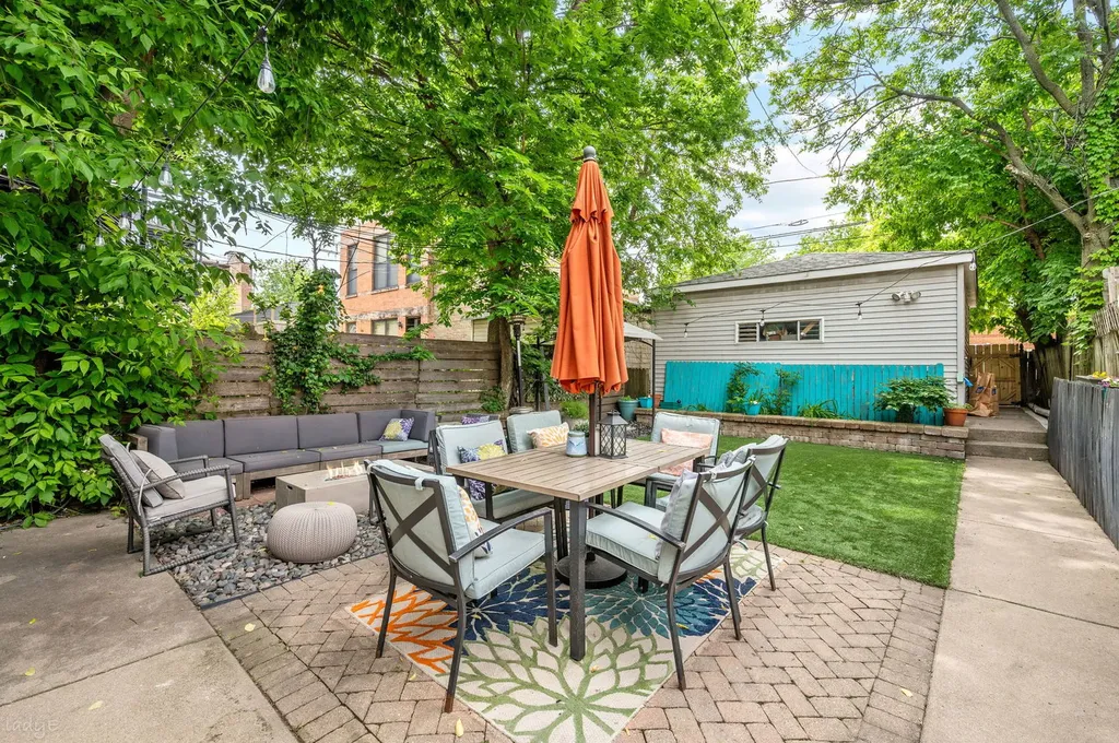 2621 West Haddon Street Chicago IL 60622